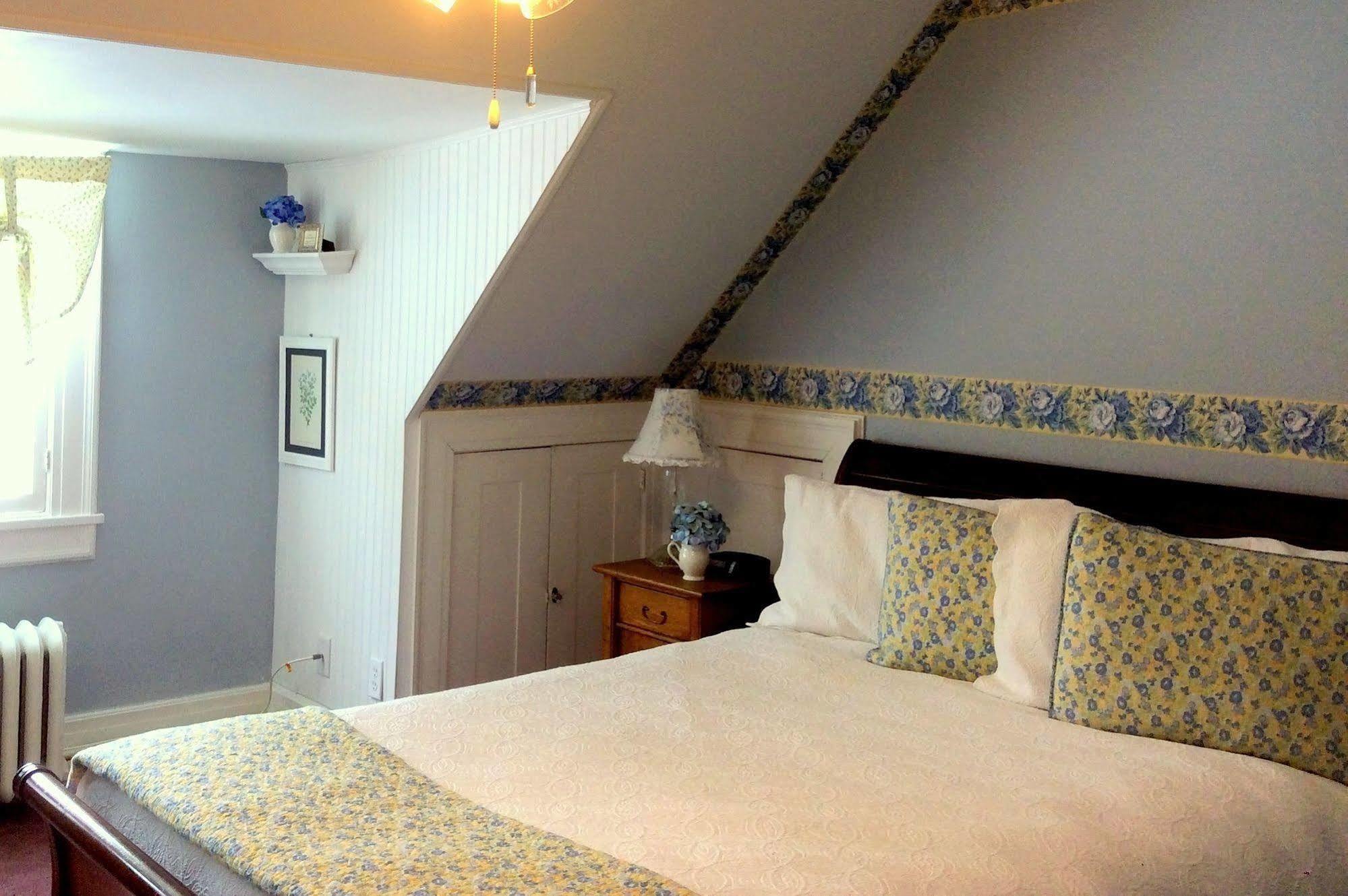 Four Chimneys Inn ベニントン エクステリア 写真